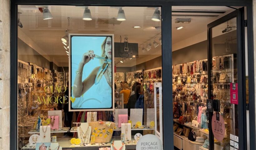 Magasin de bijoux et accessoires.
